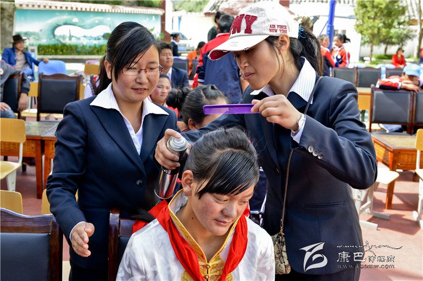 殘障兒童幸福成長(康巴傳媒網(wǎng)首屆紀(jì)實(shí)攝影大賽)